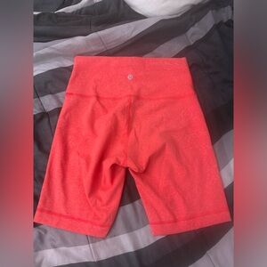 Lululemon HR shorts NWOT! Size 6
